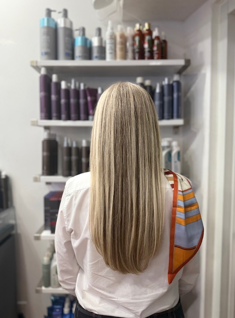 From Manhattan to Hampton Bays: Balancing Expert Hair Color and Beach Elements Without Rapid Fading